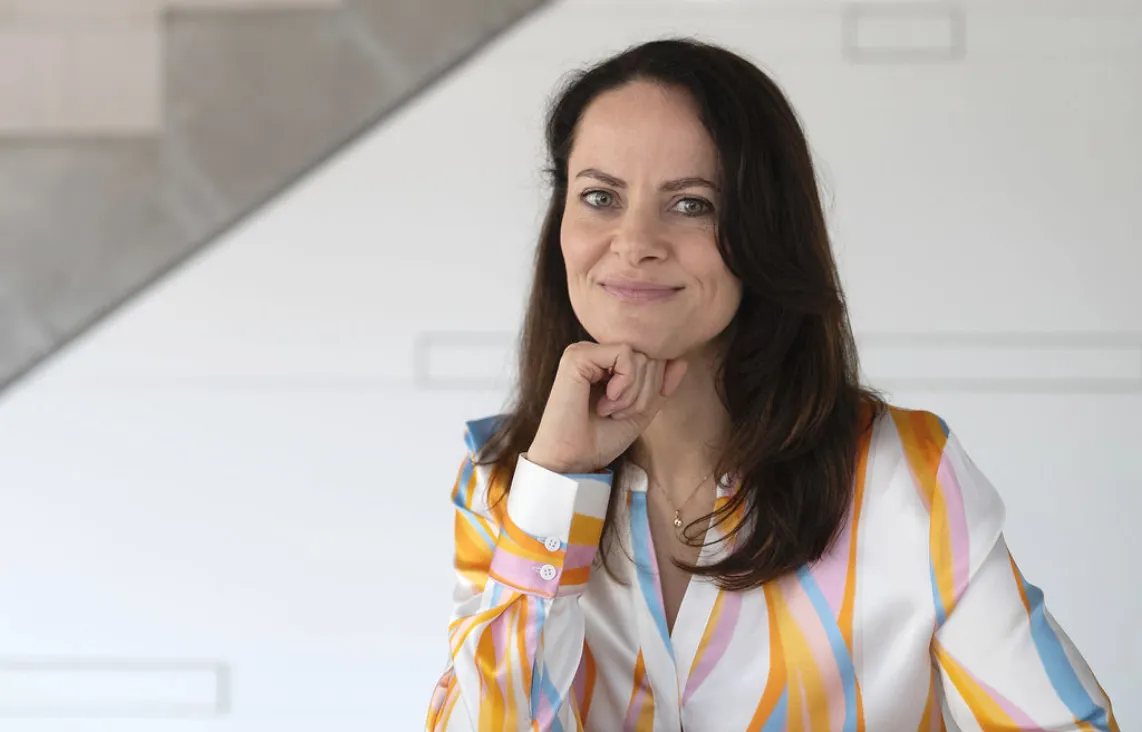 Porträt von Prof. Dr. Madeleine Bernhardt, Autorin des Buches Leading Transformation in Law Firms